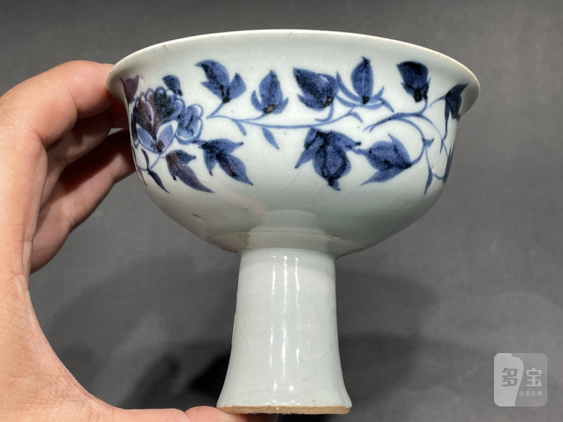元 青花缠枝花卉高足杯 - 图4